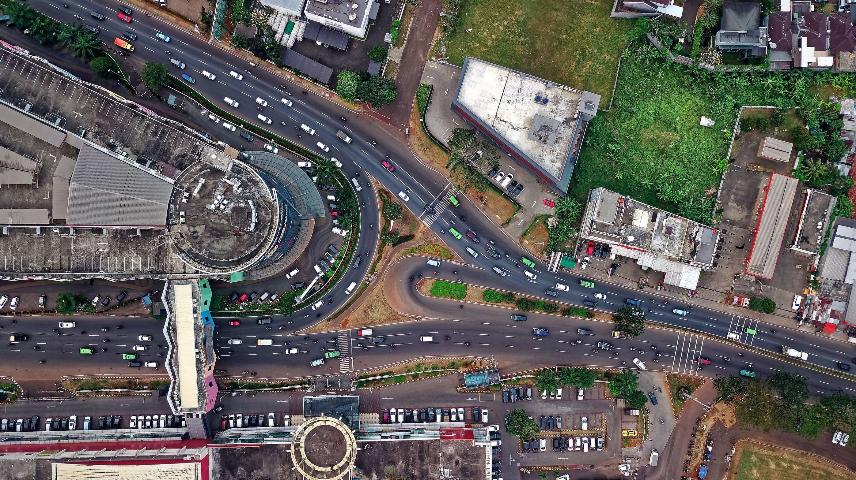 Fleet GPS Tracking Systems Cost in Southeast Asia: Full Price Breakdown and Ways to Boost ROI